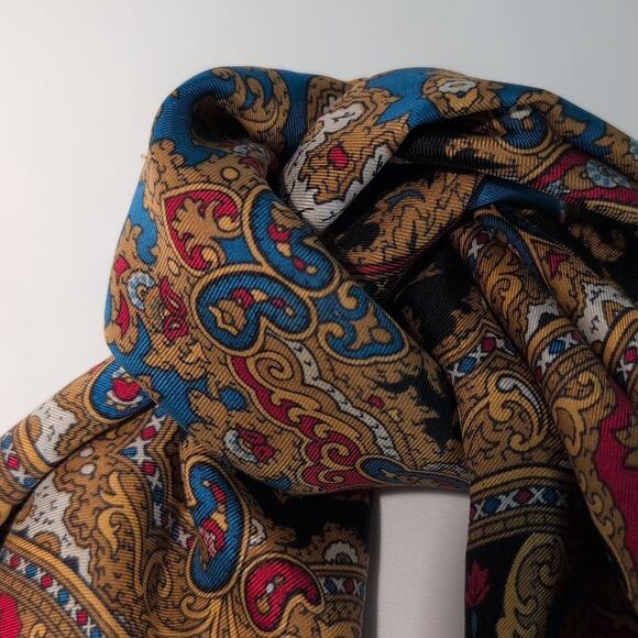 Colorful Scarf - Picture 9 of 9